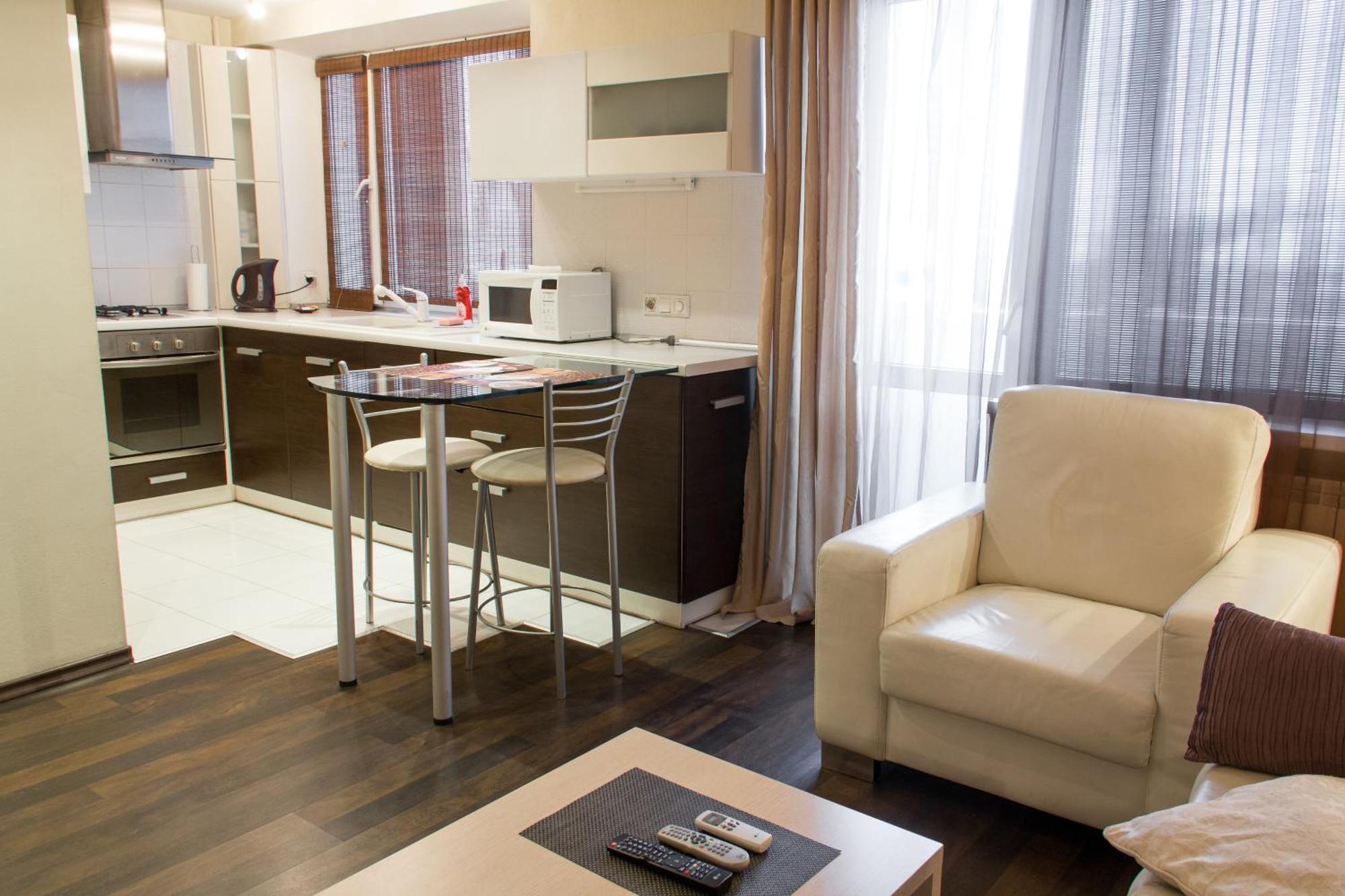 Alex Apartments Near Kreshatik St Kyiv Room photo