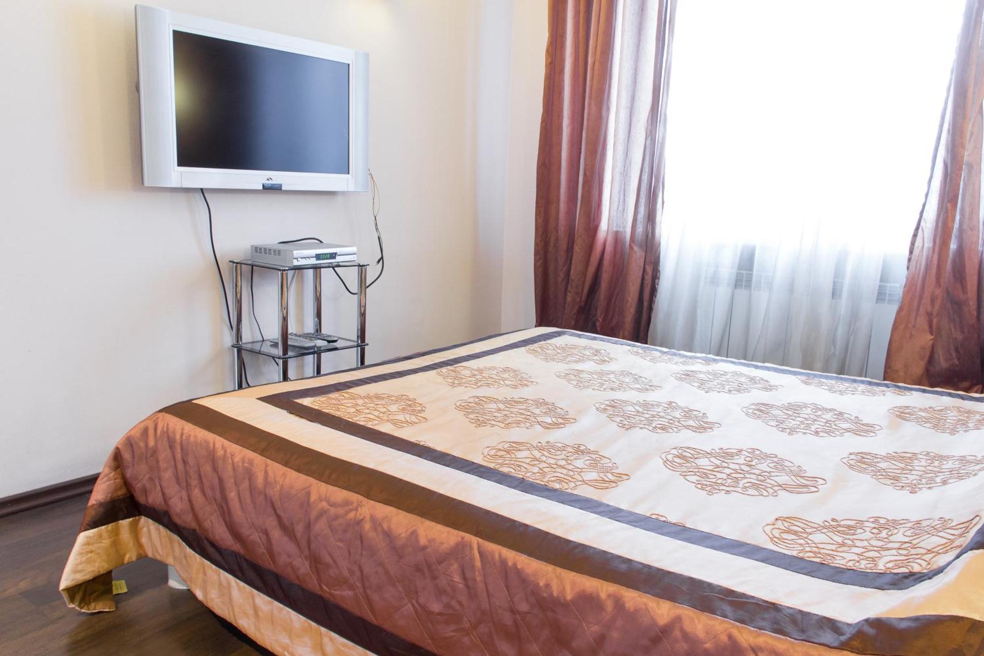 Alex Apartments Near Kreshatik St Kyiv Room photo